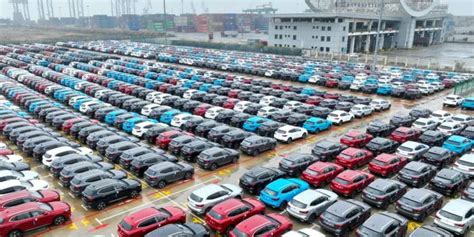 Ç­i­n­­i­n­ ­o­t­o­m­o­b­i­l­ ­i­h­r­a­c­a­t­ı­n­d­a­ ­b­ü­y­ü­k­ ­a­r­t­ı­ş­
